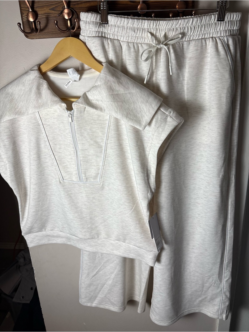 NWT Yogalicious Cream Zip-Collar Top & Sweatpants Lounge Set Size Large